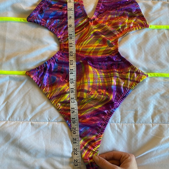 Handmade Exotic Dancewear / Festival / Rave Outfit - Picture 8 of 8